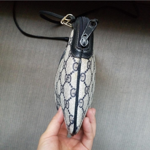 Authentic Vintage Gucci GG Monogram Ophidia Clutch - Picture 5 of 9